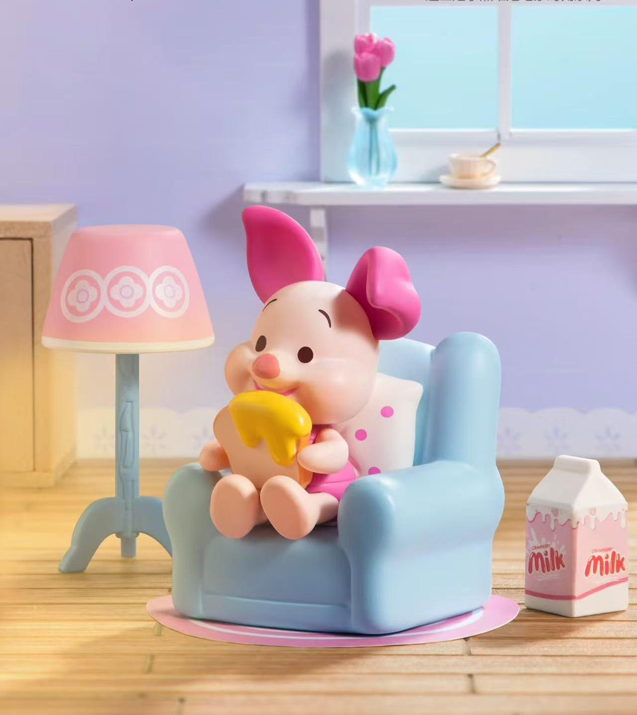 Disney Honey  Bear Home MomentsSurprise Figuriine