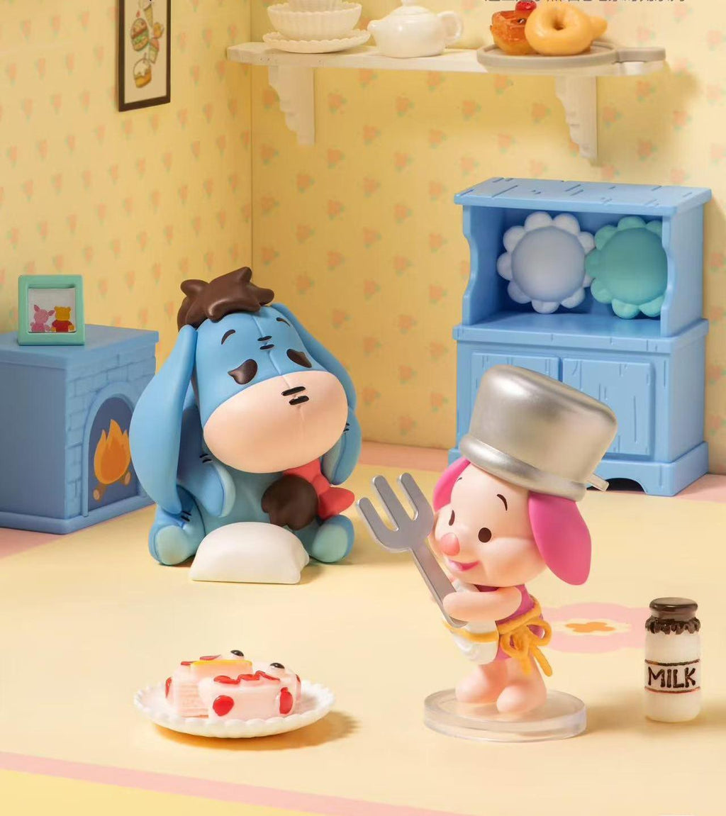 Disney Honey  Bear Home MomentsSurprise Figuriine