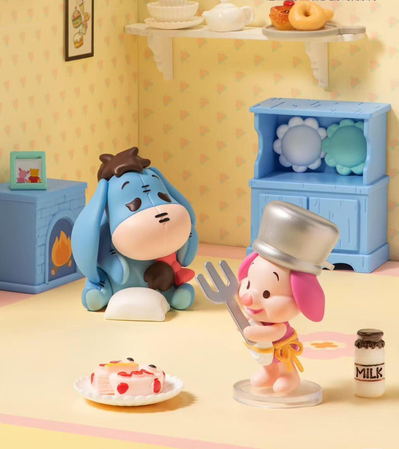 Disney Honey  Bear Home MomentsSurprise Figuriine