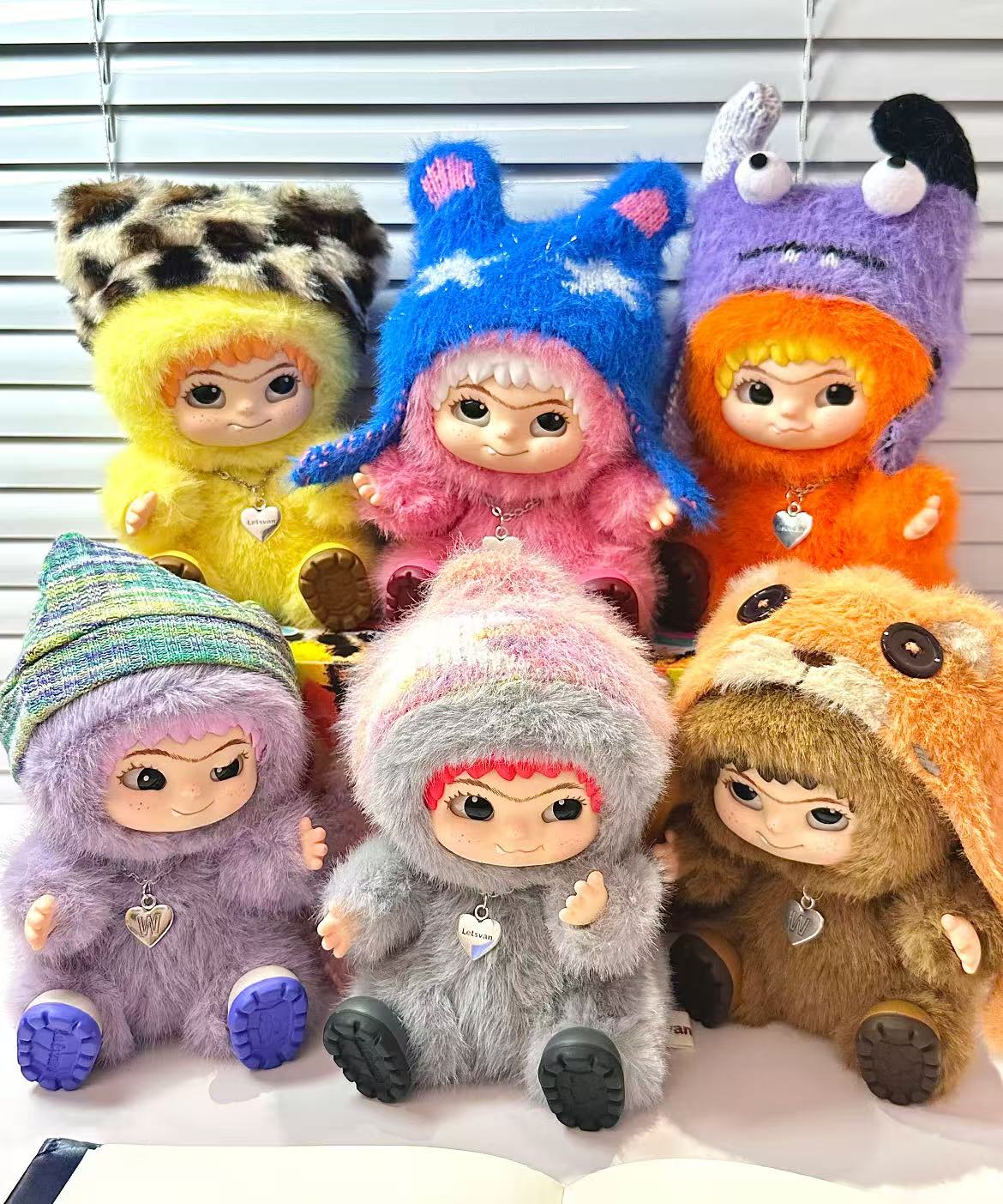 WAKUKU Fuzzy Trendy Fun